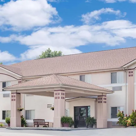 Super 8 By Wyndham Central City-2